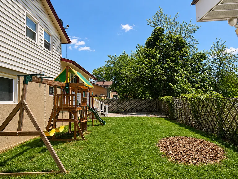 6503 Oak St — Photo 4