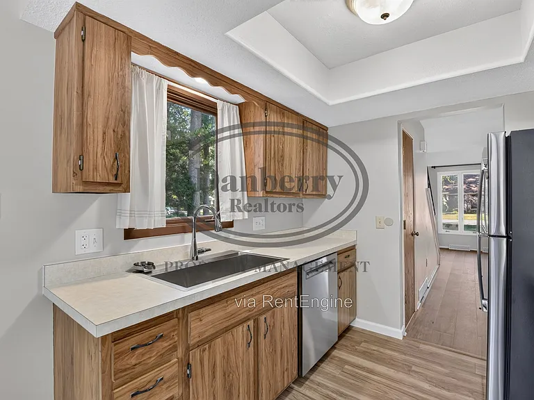 5409 Westcastle Dr #4 — Photo 11