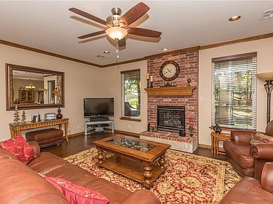 Living / Family Room - views to large, treed backyard