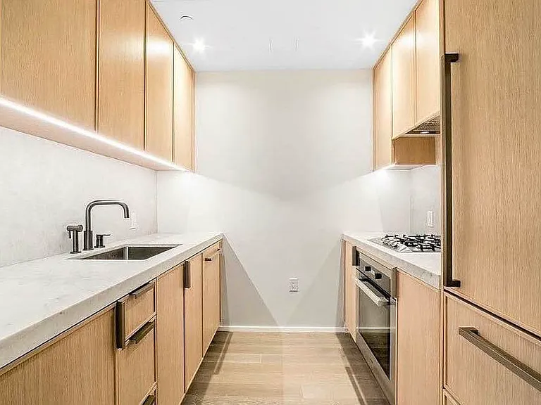 543 W 122nd St #8F — Photo 3