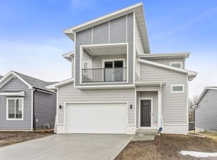 2205 Ammann Dr, Adel, IA 50003