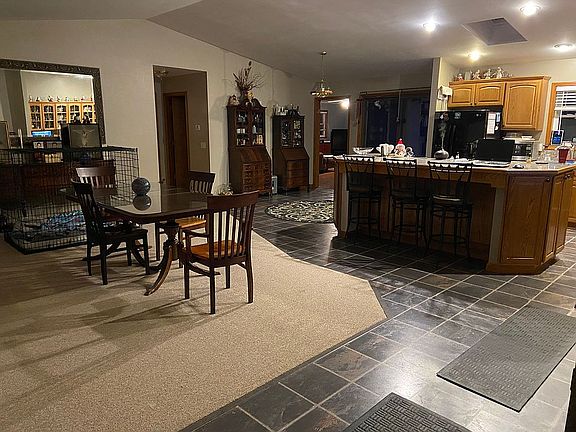 Dining / kitchen