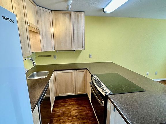 5th image of 225 E 8th Ave #D-14