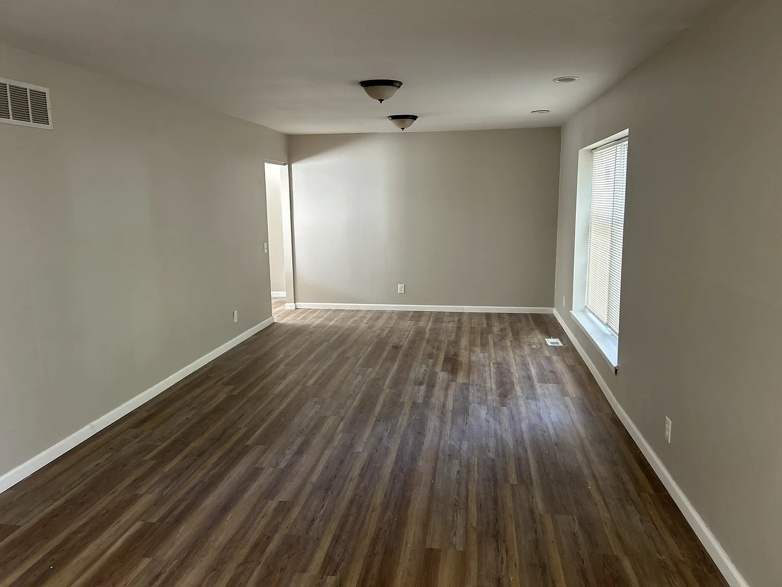 12011 Jerries Ln Florissant MO 63033 — Photo 3