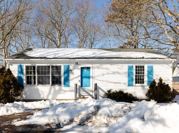 11 Hudson Road, West Yarmouth, MA 02673
