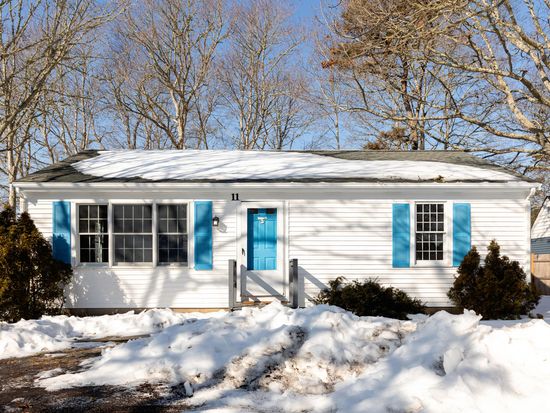11 Hudson Road, West Yarmouth, MA 02673