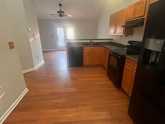 3rd image of 400 Platt Dr