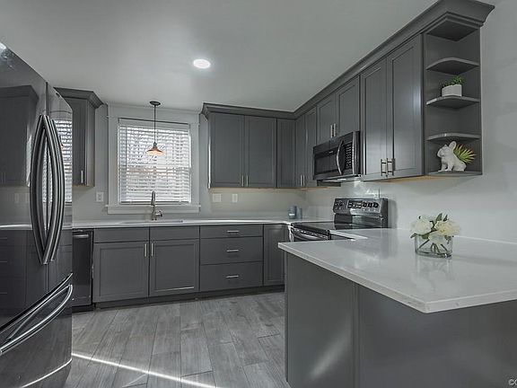 2nd image of 5203 Bondsor Ln