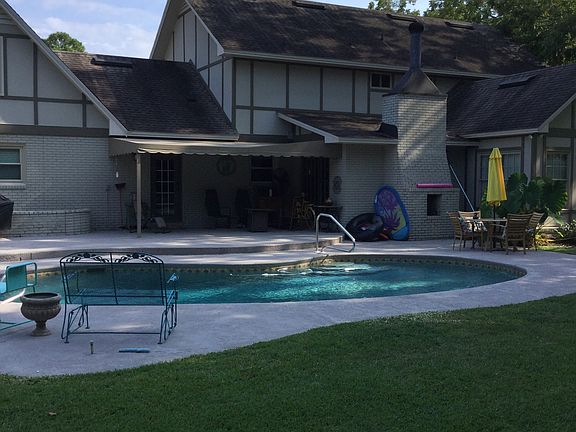 Large Salt Water Pool 