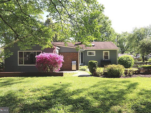 3rd image of 10834 Woodhaven Dr