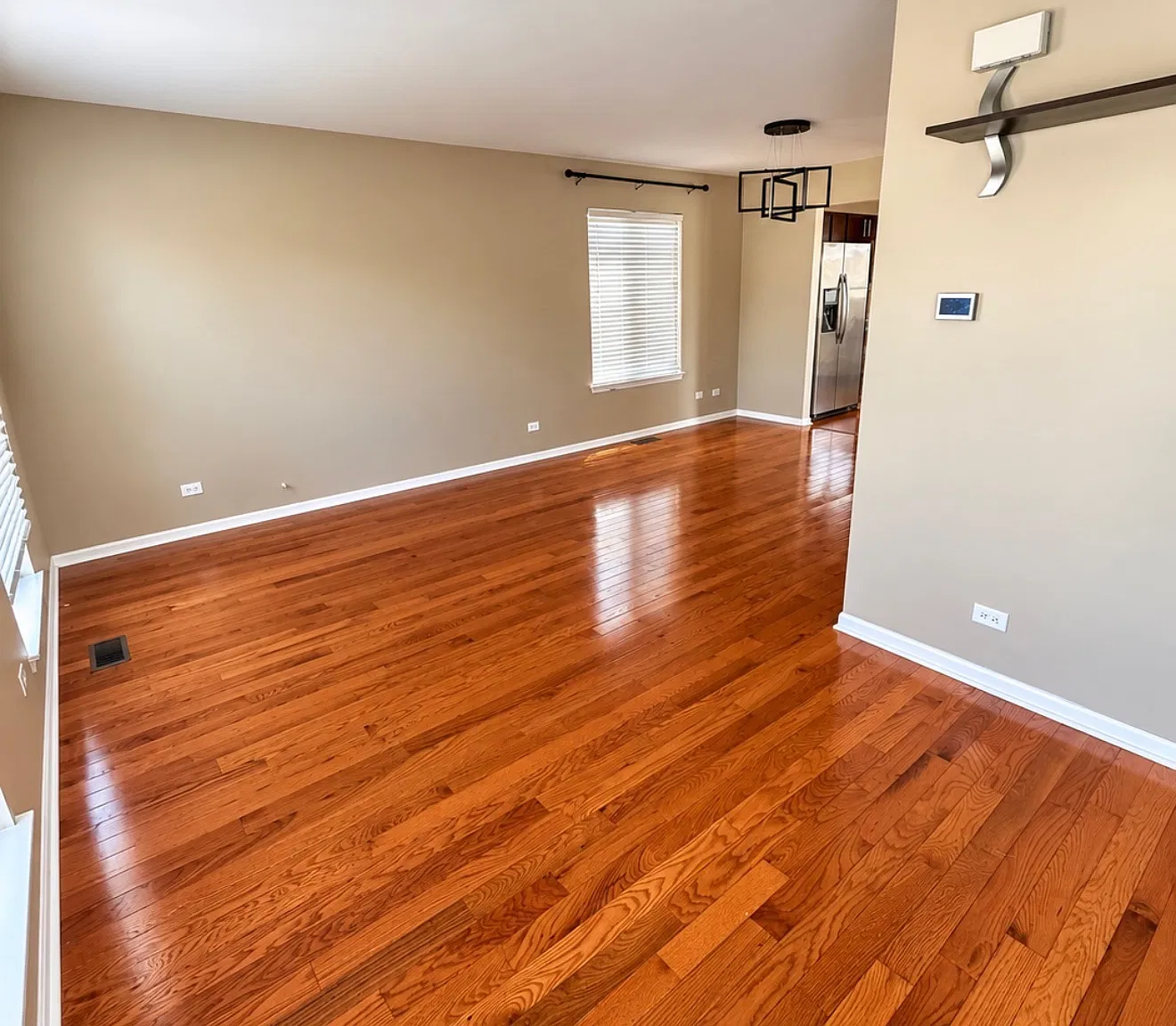 4 bed, 1872 sqft, $3,100 — Photo 2