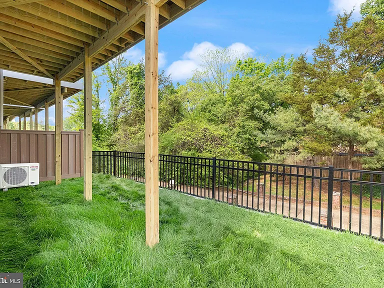 6230 Folly Ln — Photo 55