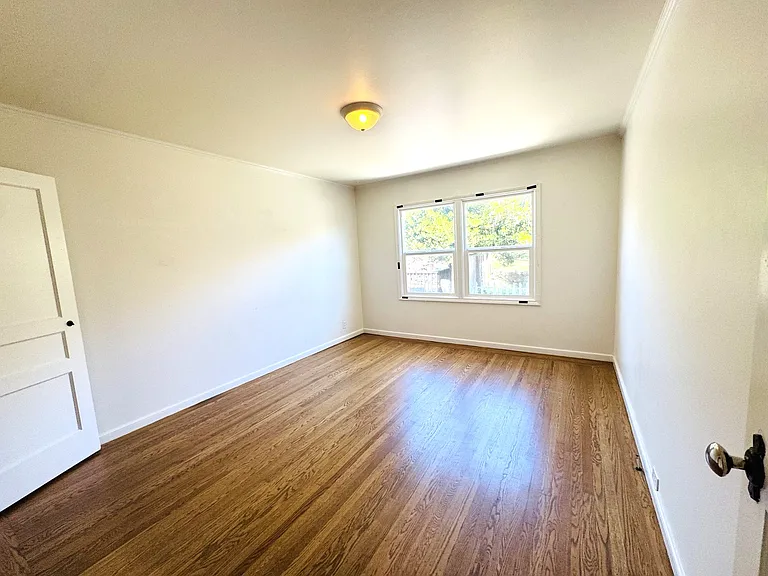2130 31st Ave — Photo 11