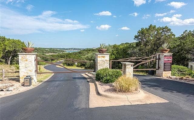Entrance to Angel Bay