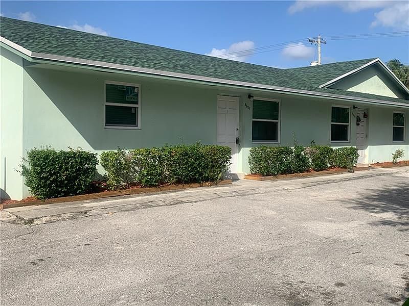 1st image of 4655 Vilma Ln
