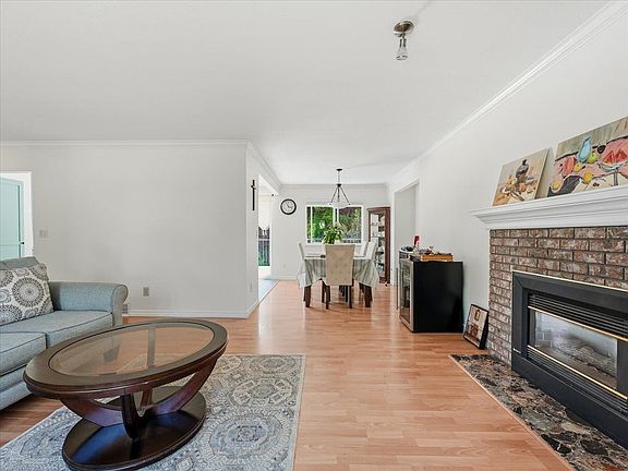 4th image of 1024 160a St