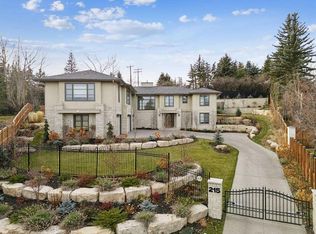 215 NE Patton Ct SW, Calgary, AB T2V5G4