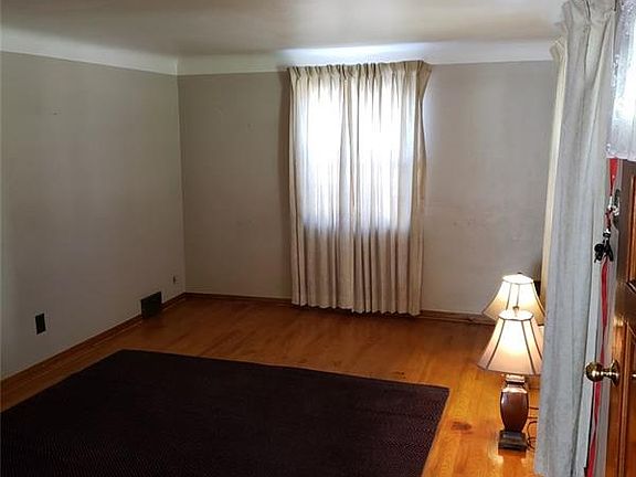 2nd image of 172 E Gilmore Ave