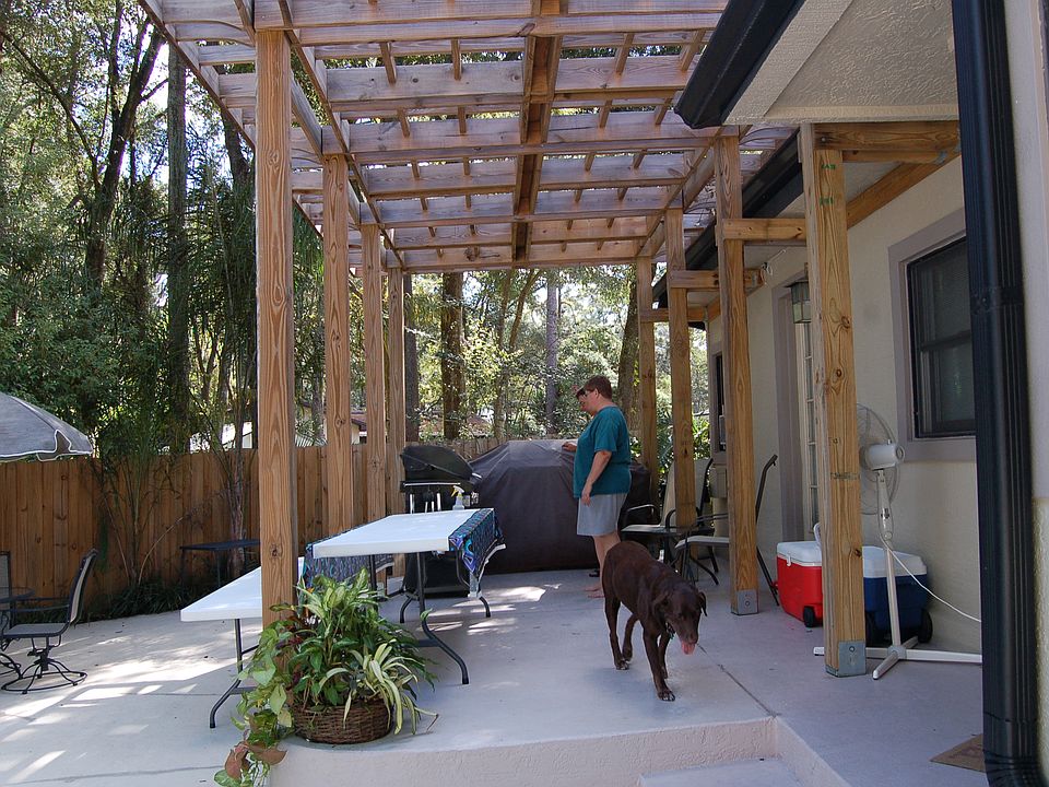 2nd image of 120 Colonial Ln