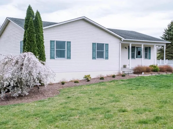 185 Isaac Dr, Gore, VA 22637