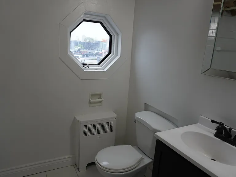 340 Tillbury Ave #4 — Photo 17
