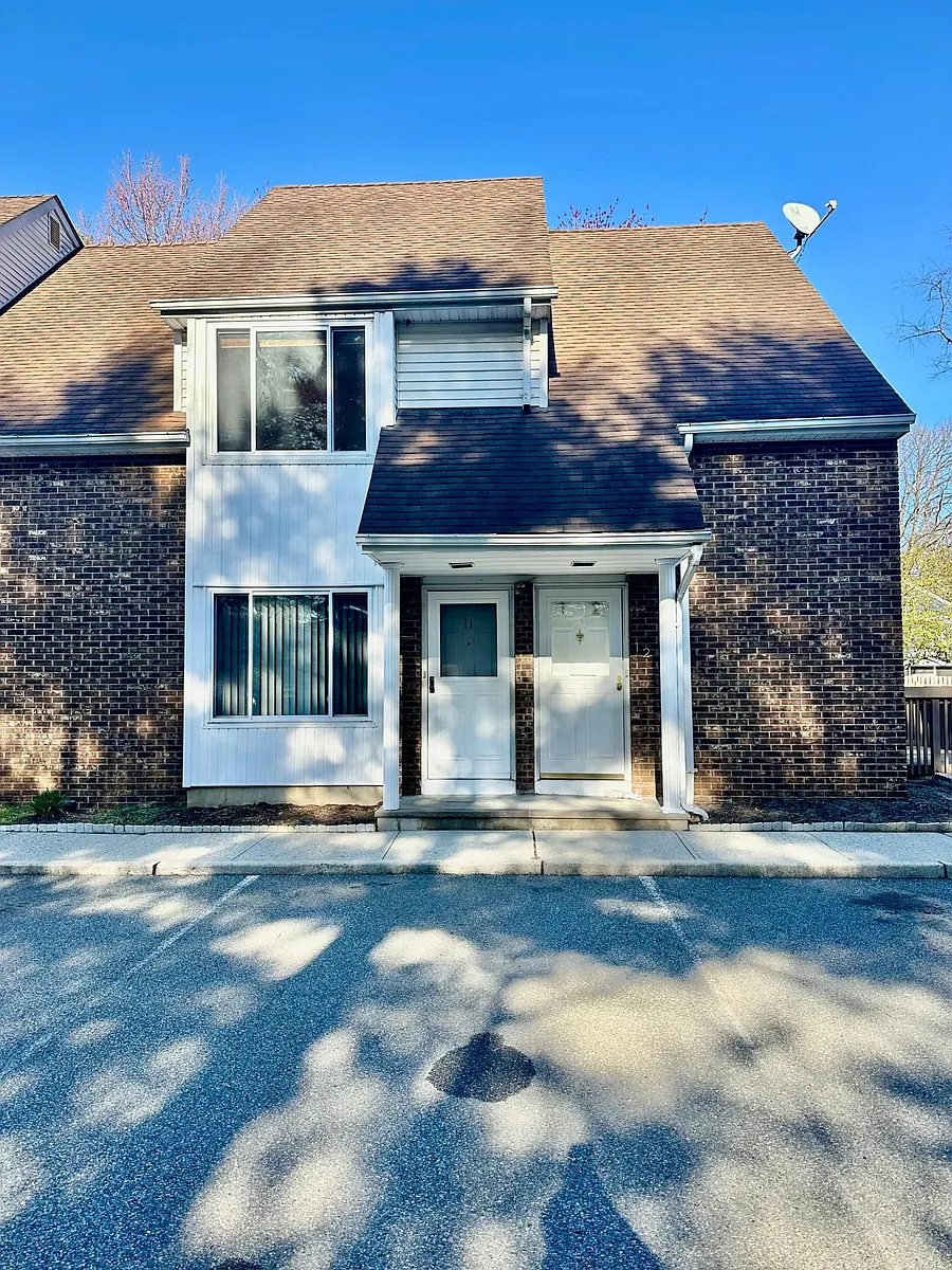 Building Photo - 12 Nicholas Ct #12