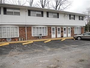 1st image of 404 S Poplar St APT 2