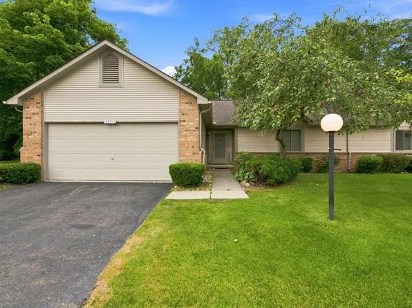 32917 Chapman Cir #21, Westland, MI 48185