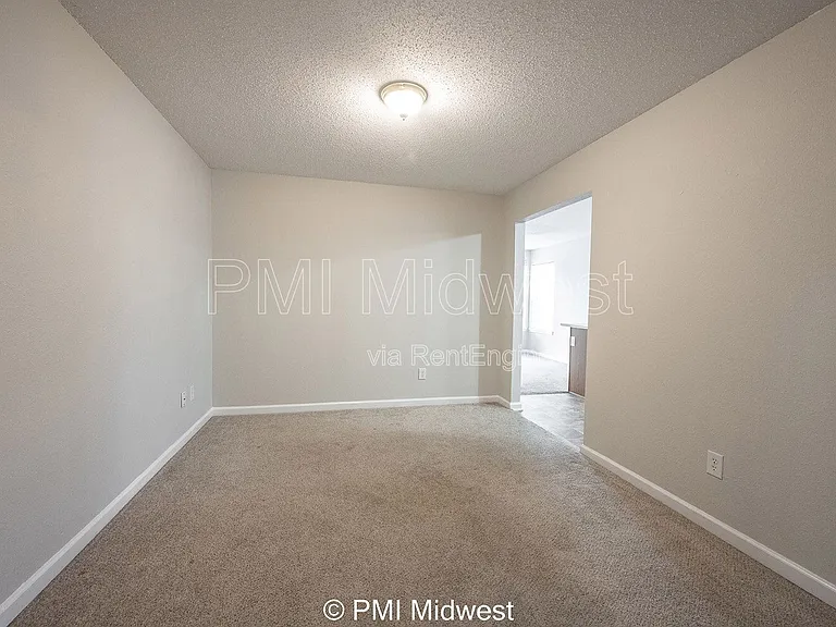 19496 Prairie Crossing Dr — Photo 12