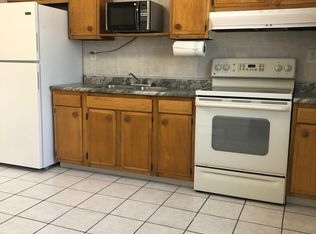 303 Wilshire Dr #3, Sandwich, IL 60548