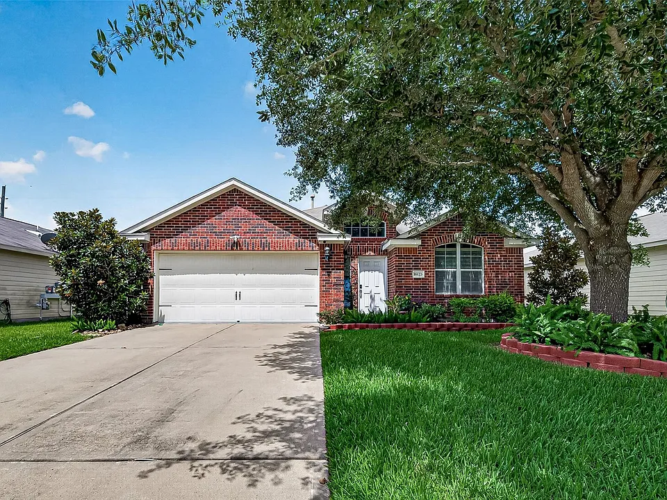 16123 Ducktail Ln