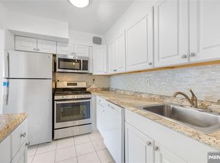 6050 Kennedy Blvd E APT 2E, West New York, NJ