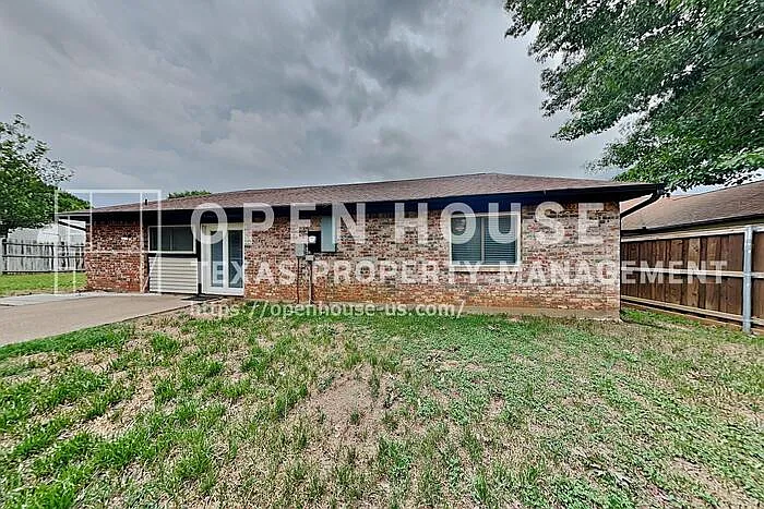 2611 Sprucewood Ln — Photo 18