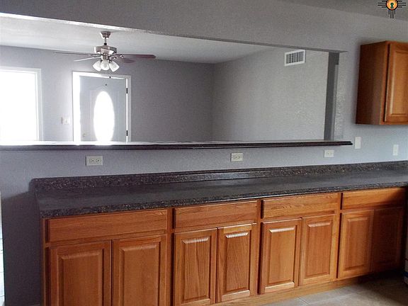 3rd image of 903 W Cannon Ave
