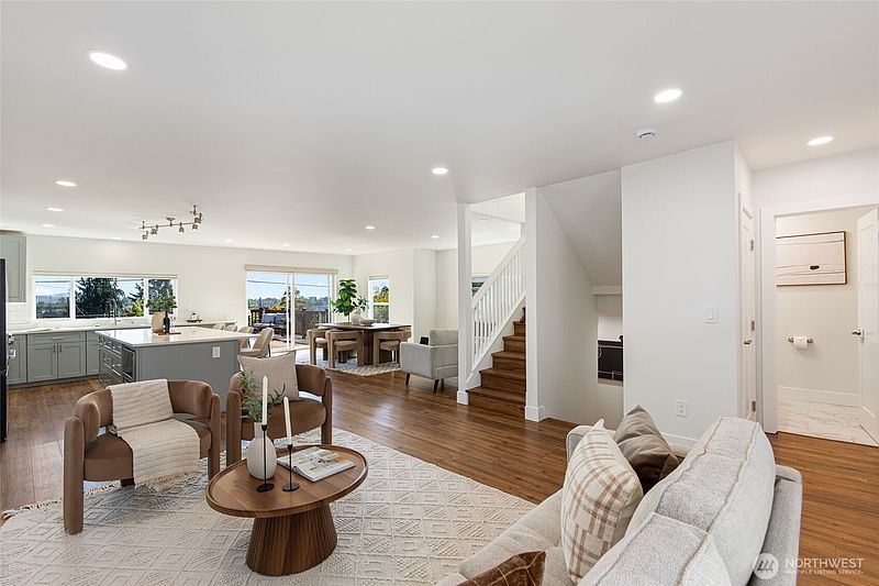 2nd image of 4010 35th Avenue SW