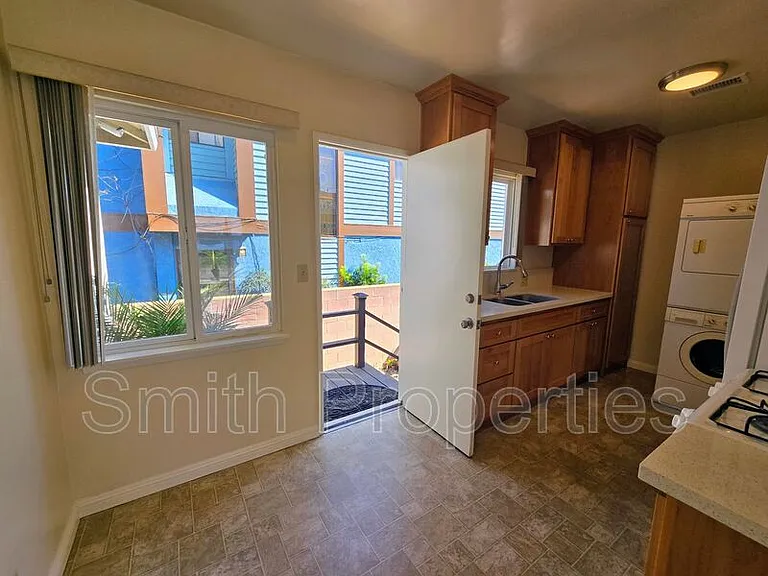 2601 Gates Ave #C — Photo 15