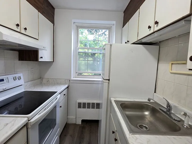 25 Englewood Ave #6 — Photo 10