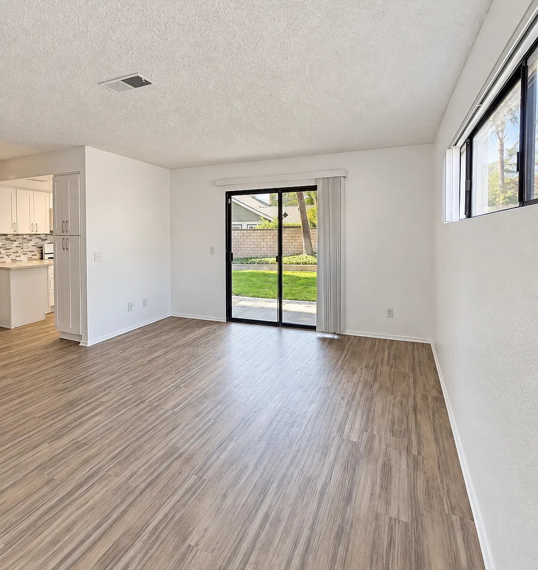 8320 Vineyard Ave — Photo 3