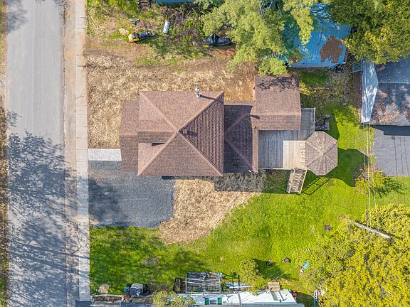 5th image of 44 Lakeview Ave
