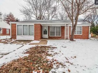 1512 Hillcrest Dr, Manhattan, KS 66502