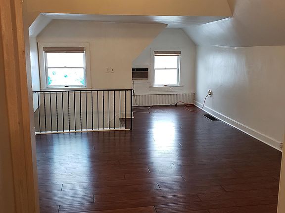 3rd image of 735 Pennsylvania Ave APT 3