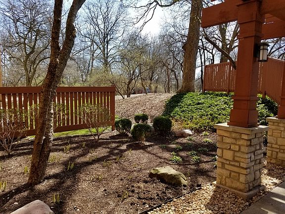 2nd image of 6000 Oakwood Dr APT 4A