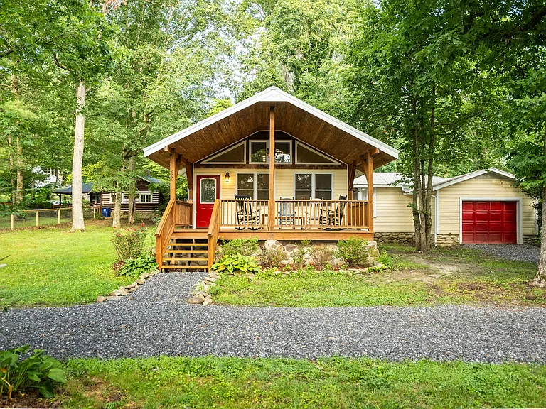 809 Montreat Rd — Photo 41
