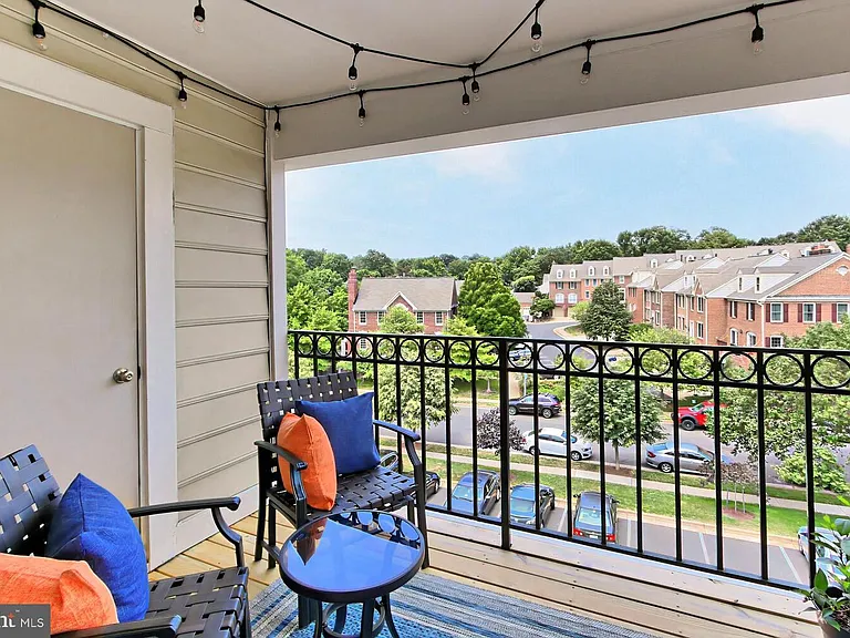 1100 Quaker Hill Dr #401 — Photo 22