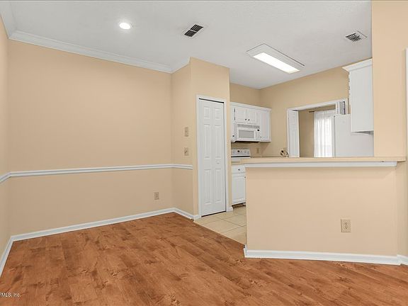 4th image of 10000 N Gate Pkwy #1321