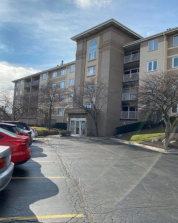 1st image of 480 E Montrose Ave APT 307