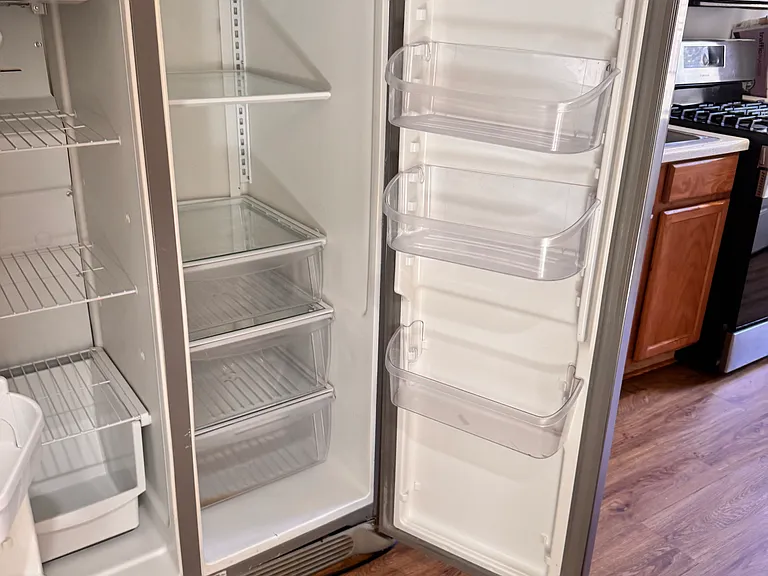 Extra large refrigerator