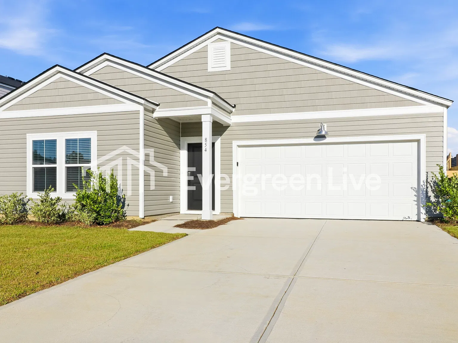 3 bed, 2.0 bath, 1520 sqft, $2,320 — Photo 2