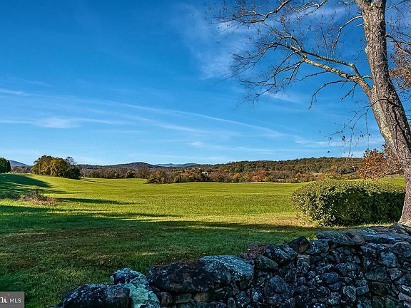 4th image of 1610 Delaplane Grade Rd