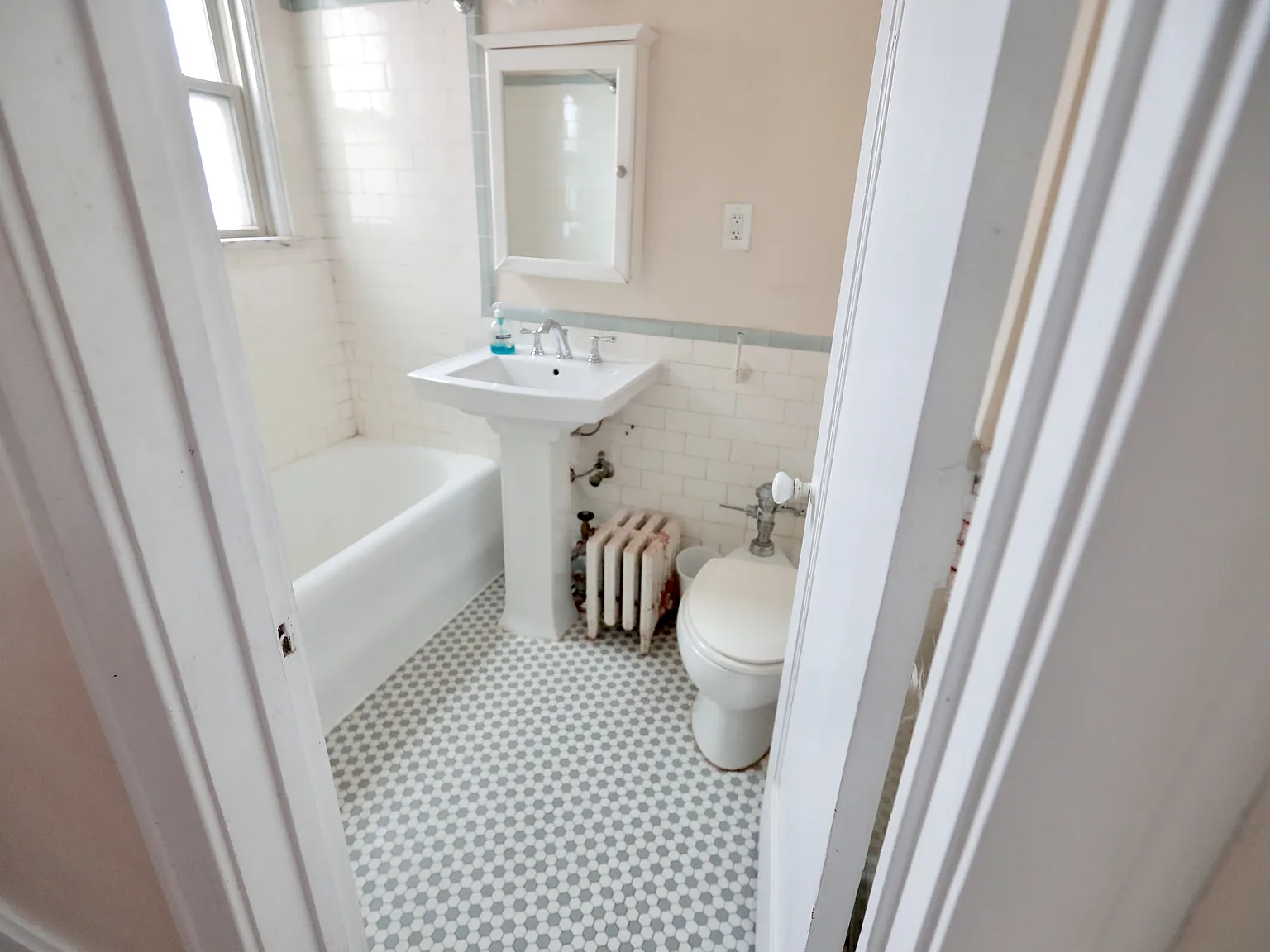 The Canterbury Apartments - 25 — Photo 4